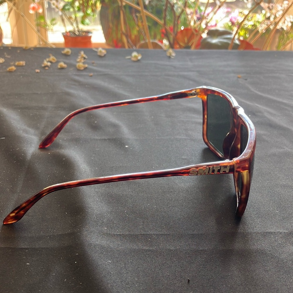 Tortoise Shell Square Sunglasses - Picture 4 of 4